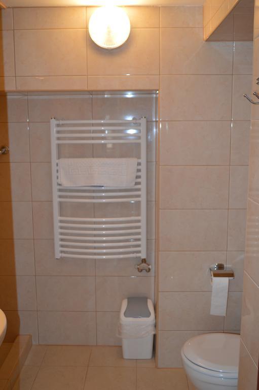 Muskátli Panzió Acomodação com café da manhã Győr Quarto foto