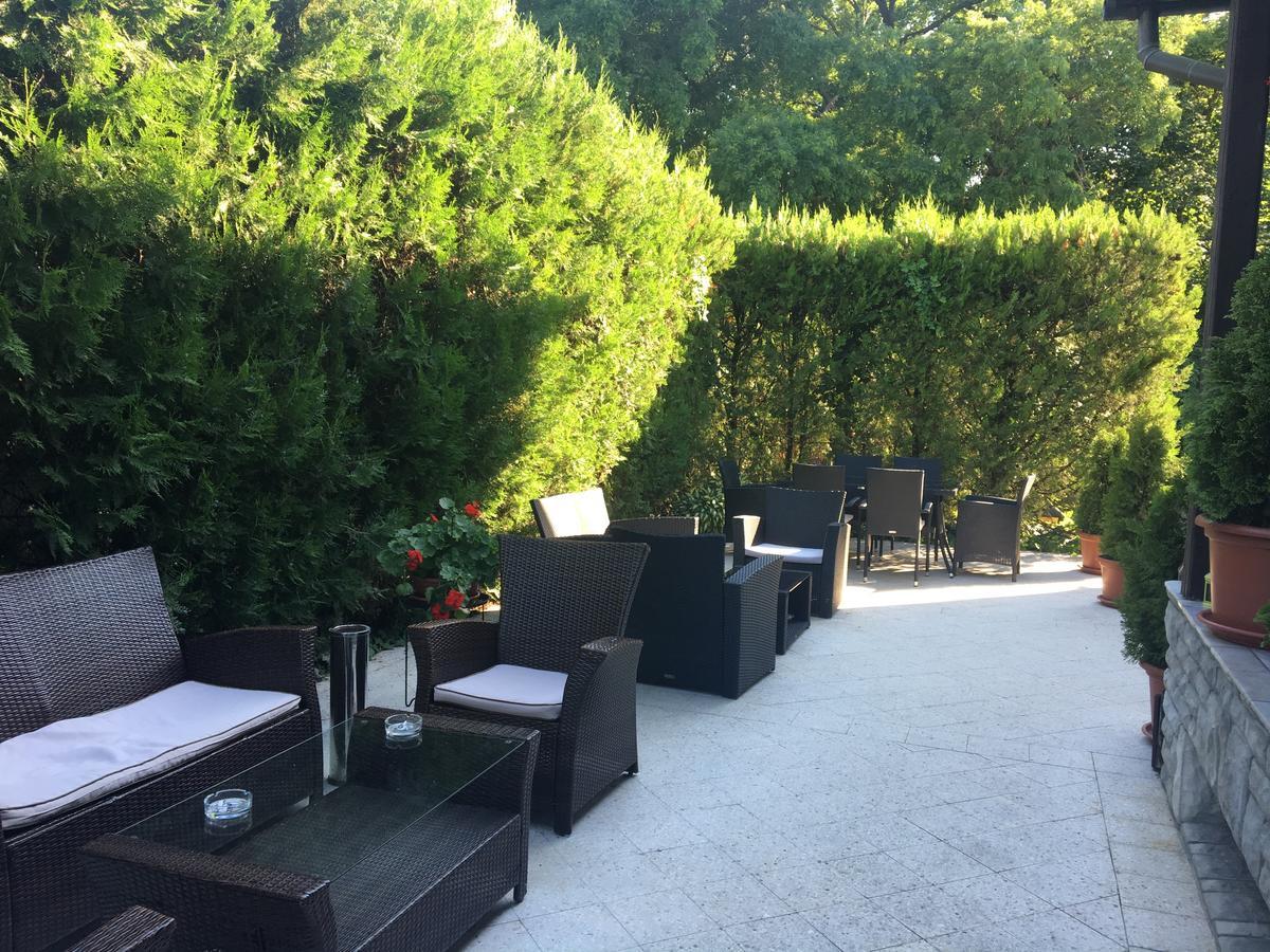 Muskátli Panzió Acomodação com café da manhã Győr Exterior foto